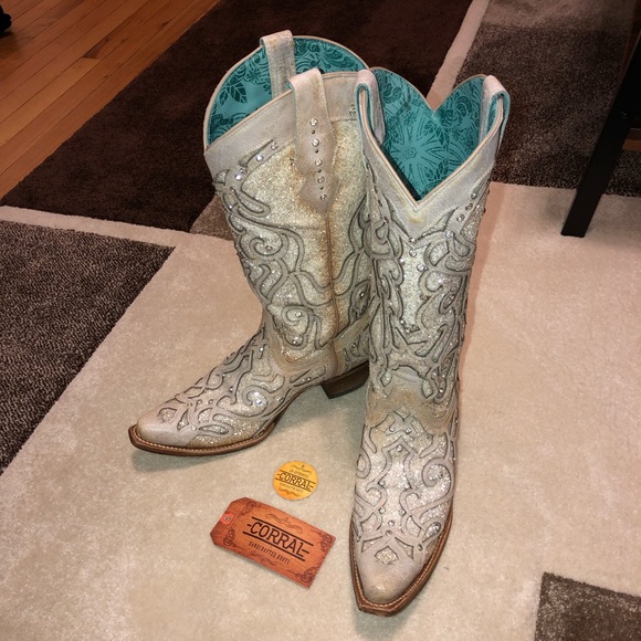 Corral Shoes - Sparkly white Corral boots